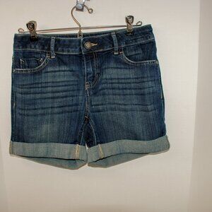Roll Cuff Blue Jean Shorts, Size 4 Denim Stretch 5 Pockets by Vera Wang